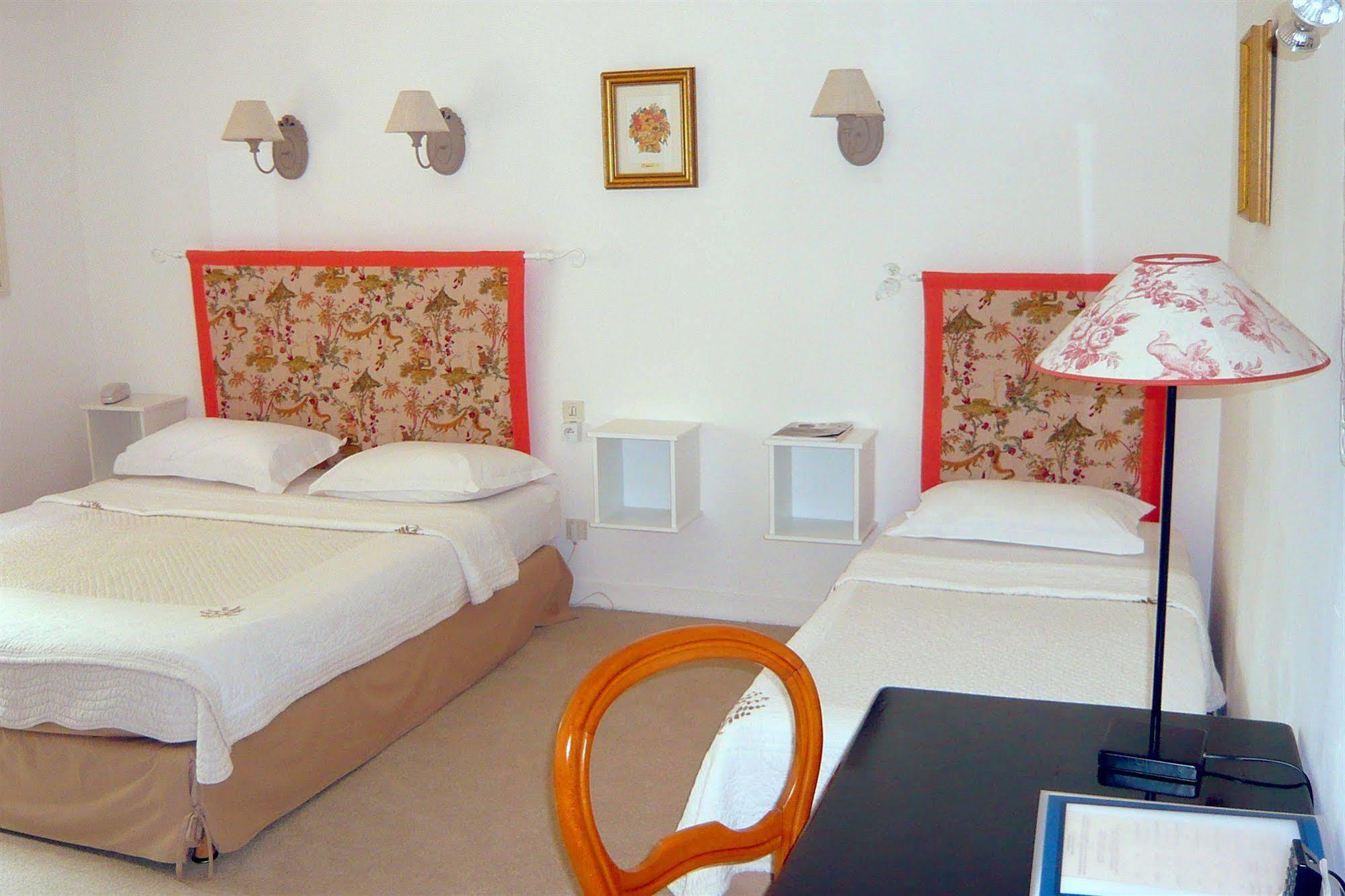 Hotel Mistral Mas-Blanc-des-Alpilles ภายนอก รูปภาพ